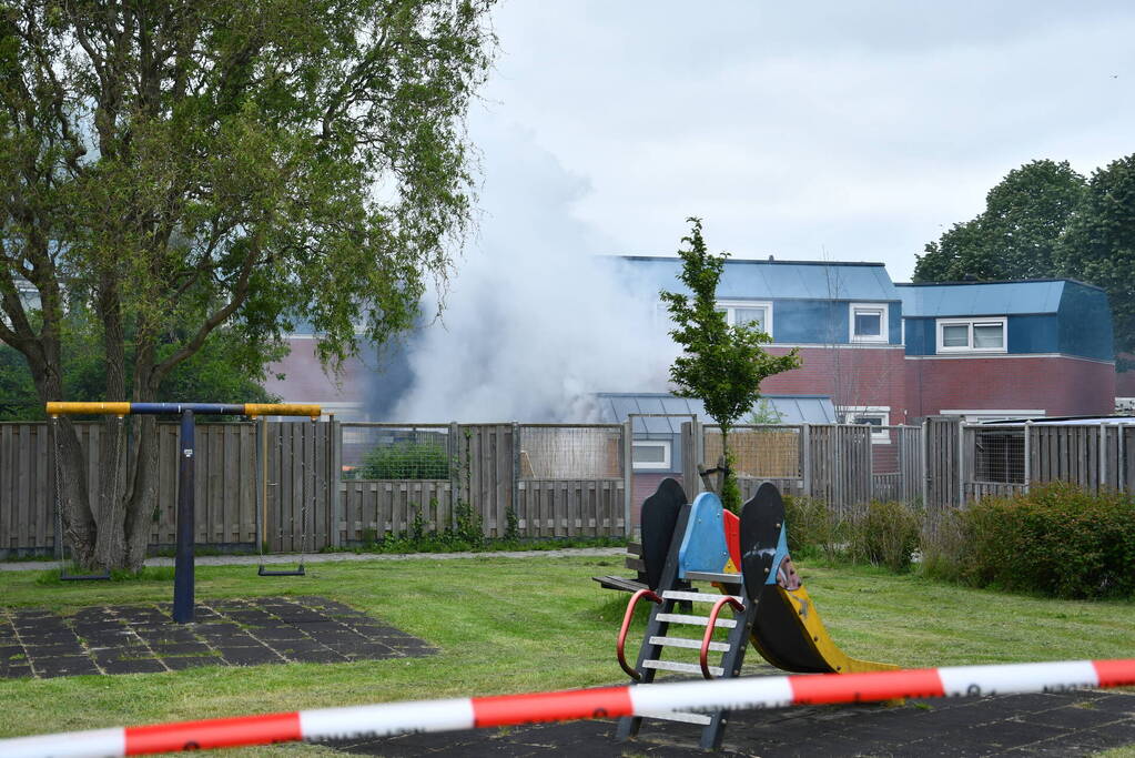 Hevige rookontwikkeling bij uitslaande brand