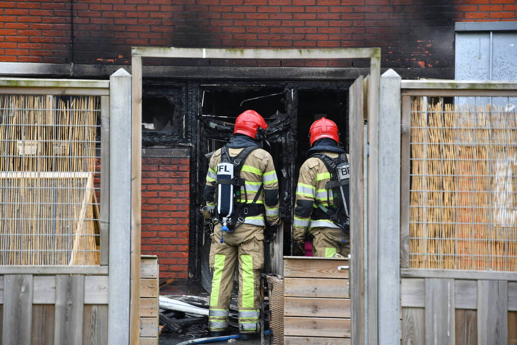 Hevige rookontwikkeling bij uitslaande brand