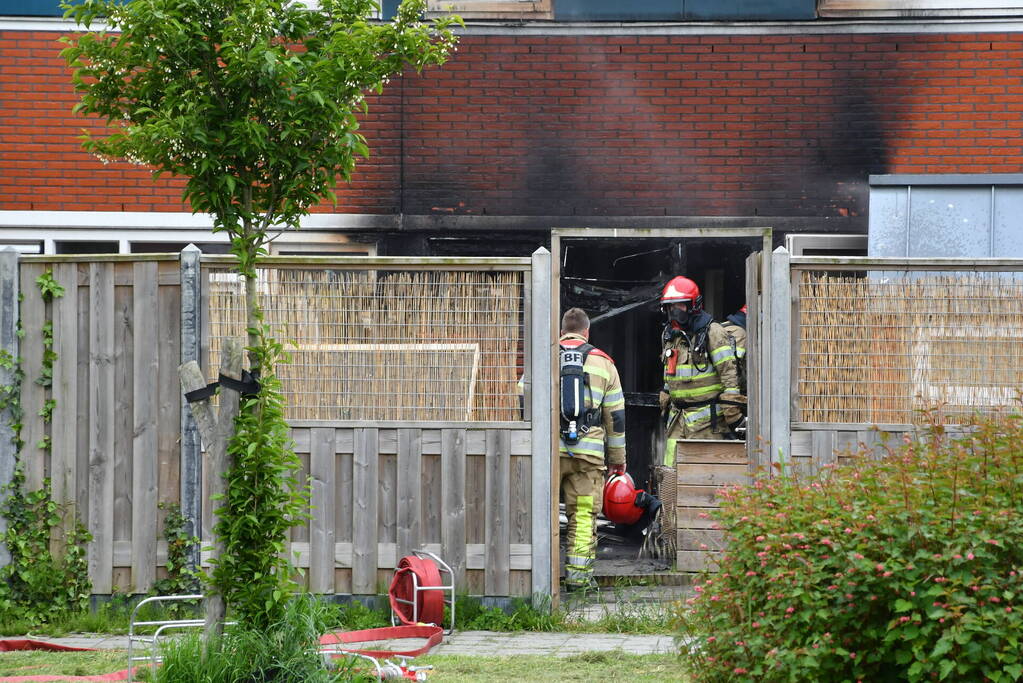 Hevige rookontwikkeling bij uitslaande brand