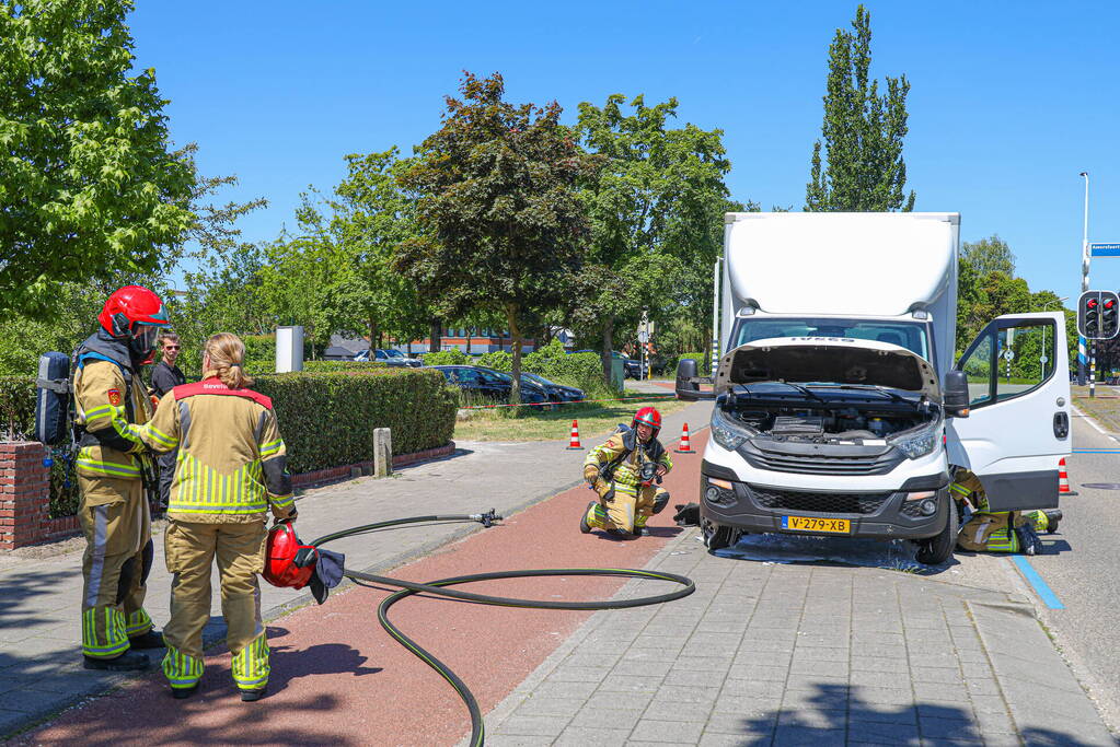 Brand in motor van bakwagen