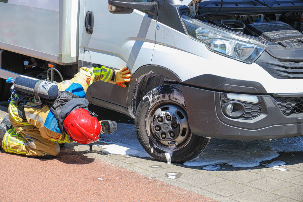 Brand in motor van bakwagen