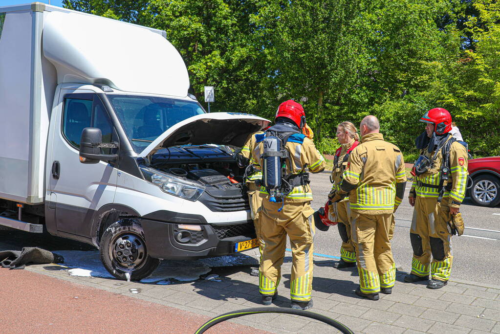 Brand in motor van bakwagen