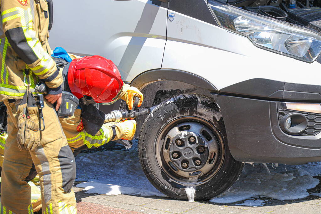 Brand in motor van bakwagen