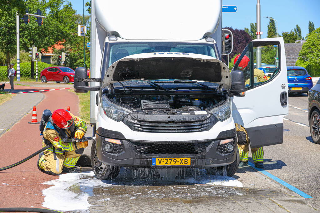 Brand in motor van bakwagen