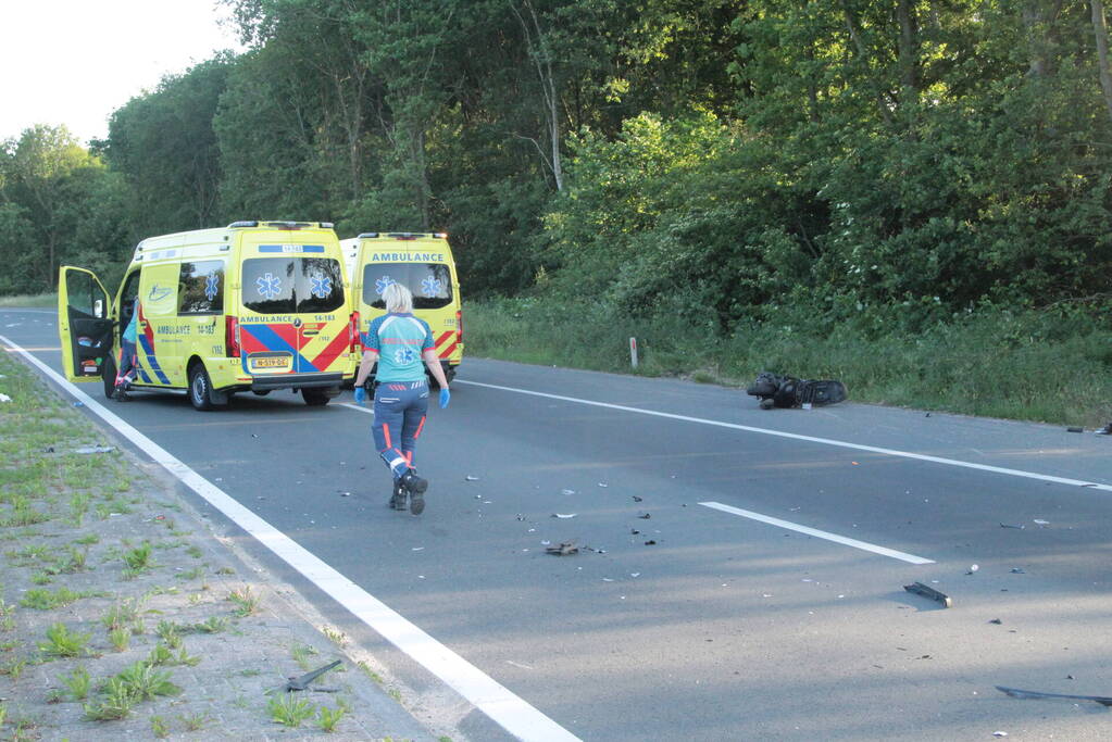 Flink ongeval tussen automobilist en scooterrijder