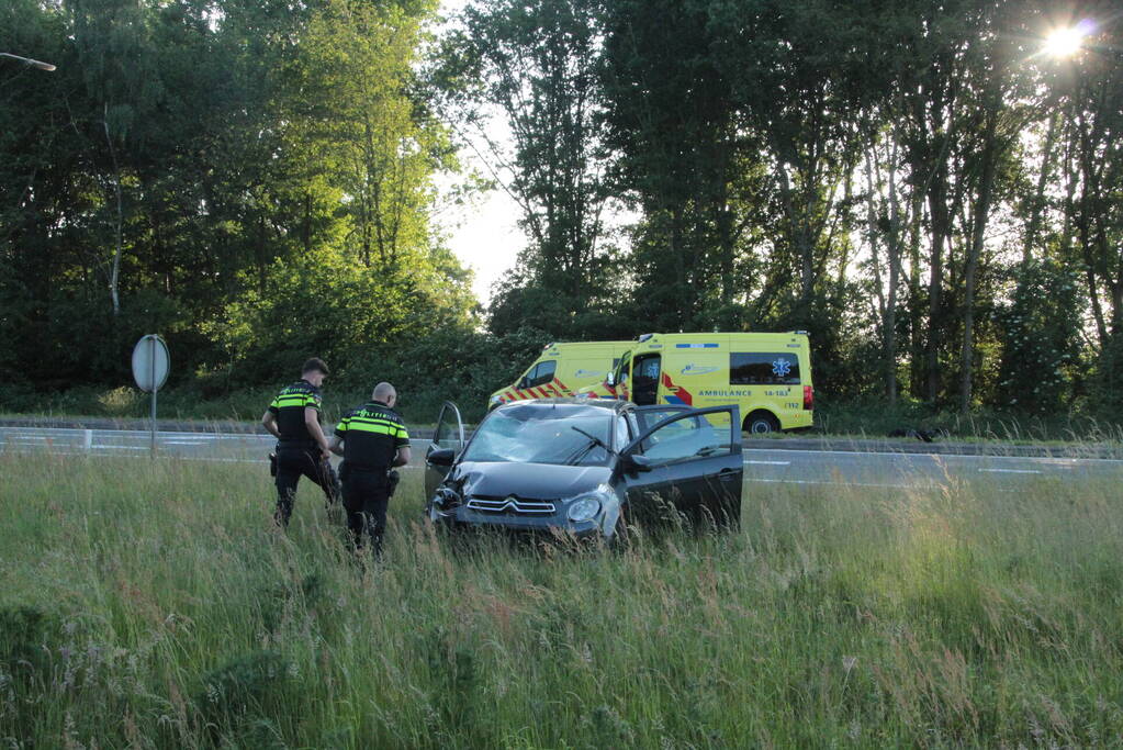 Flink ongeval tussen automobilist en scooterrijder