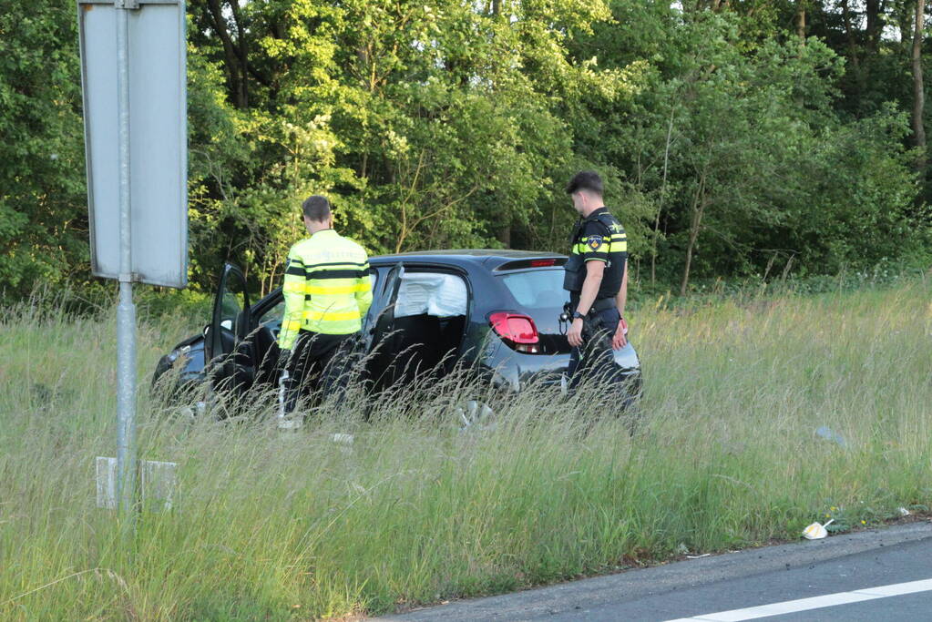 Flink ongeval tussen automobilist en scooterrijder