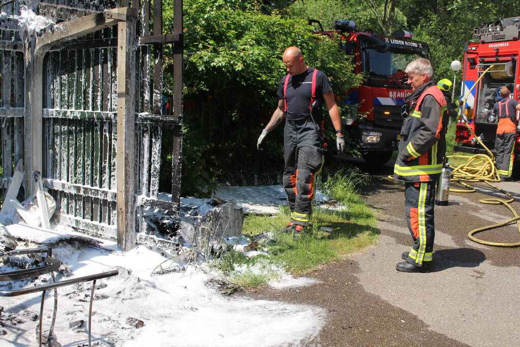 Brand in fietsenstalling geblust