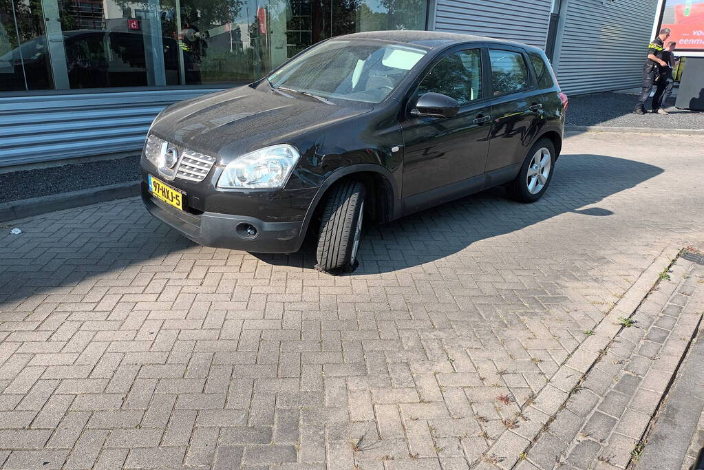 Automobilist en crossmotor botsen