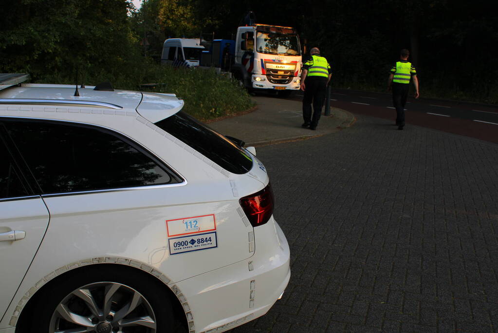 Automobilist laat fietser zwaargewond achter