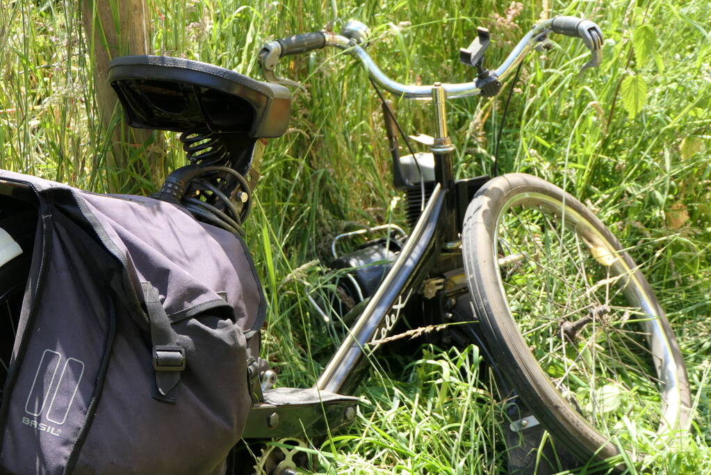 Solex-bestuurder verliest voorwiel tijdens ongeval