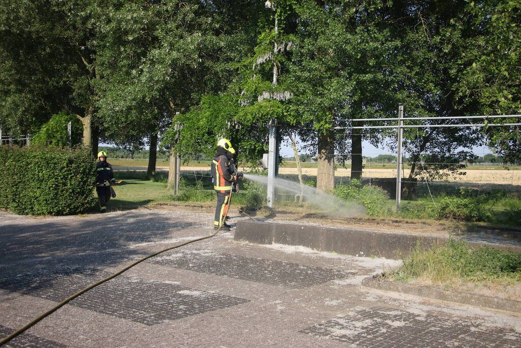 Meerdere brandhaarden op parkeerplaats