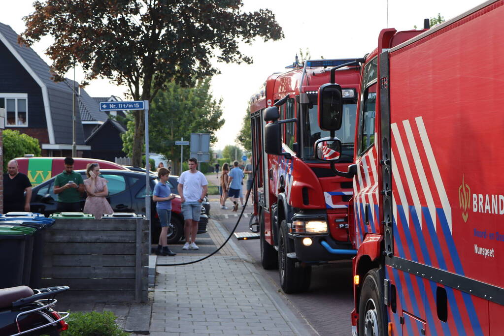 Twee konijnen gered door brandweer bij brand