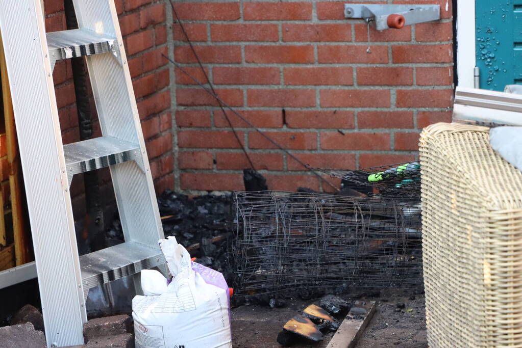 Twee konijnen gered door brandweer bij brand