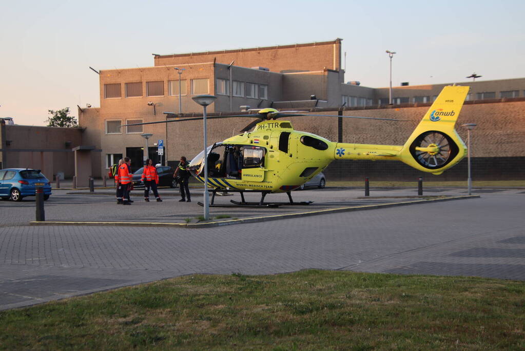 Traumahelikopter ingezet bij gevangenis