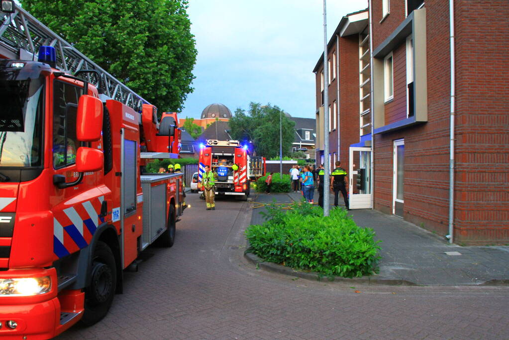 Hevige rookontwikkeling bij brand in appartement