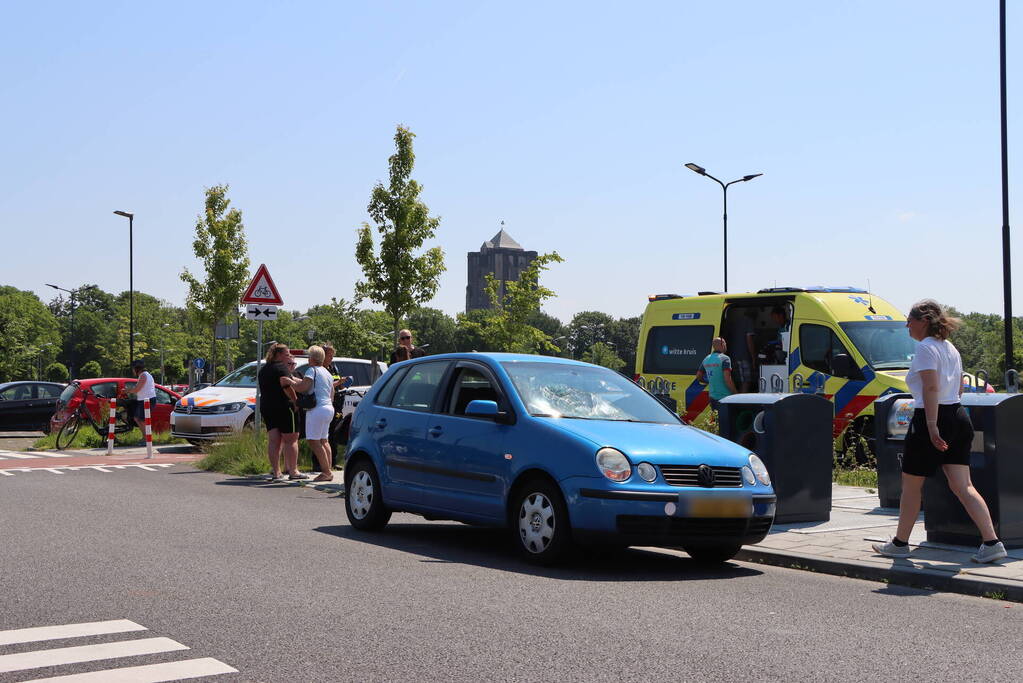 Fietser aangereden op oversteekplaats