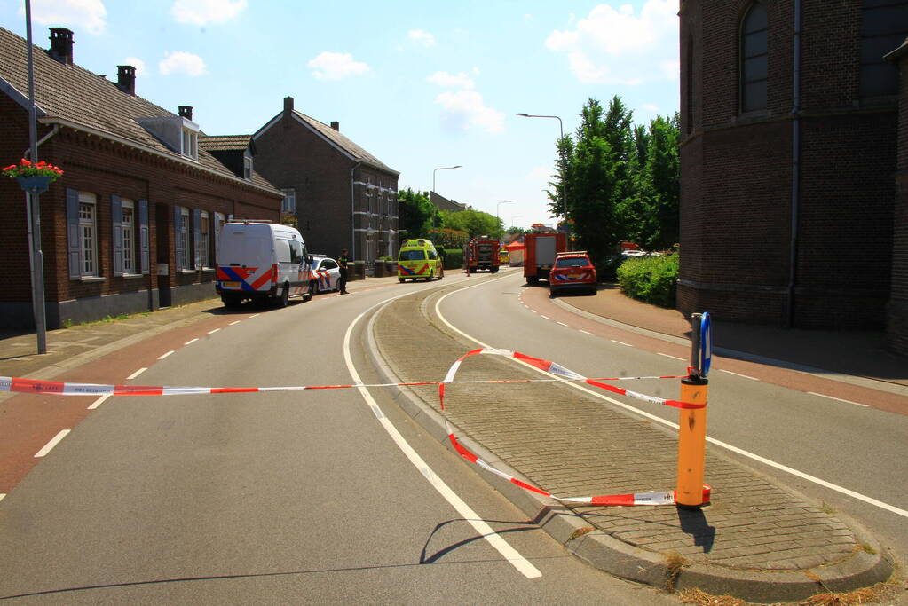 Fietser ernstig gewond bij aanrijding met busje