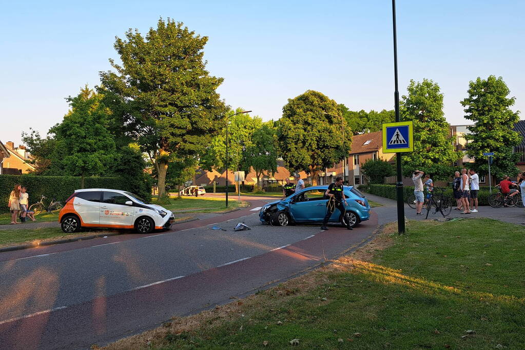 Flinke schade bij aanrijding personenauto's