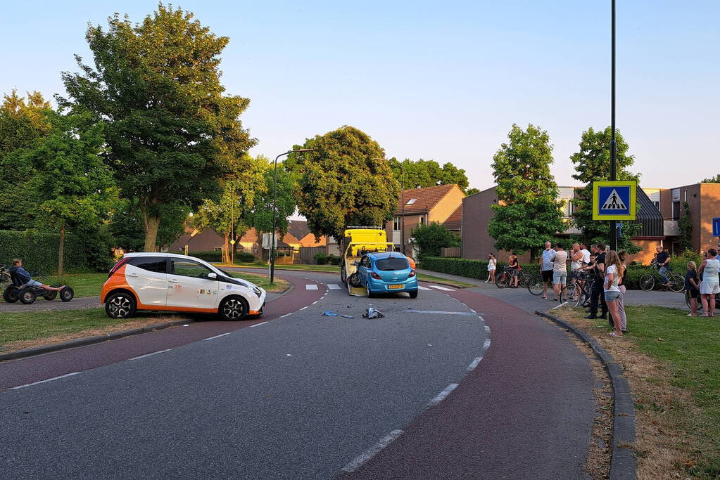 Flinke schade bij aanrijding personenauto's