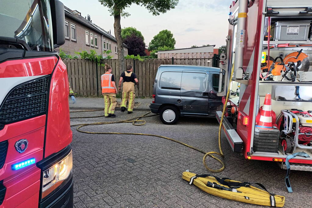 Schuurbrand snel onder controle