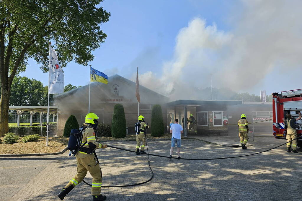 Uitslaande brand in kantine van voetbalvereniging