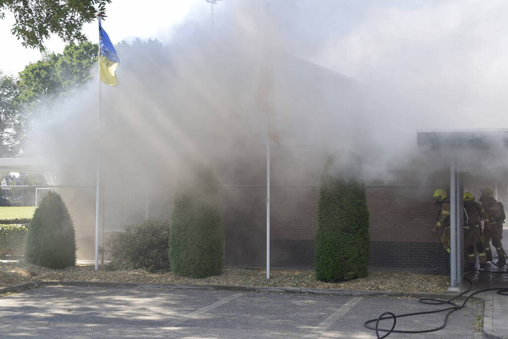 Uitslaande brand in kantine van voetbalvereniging