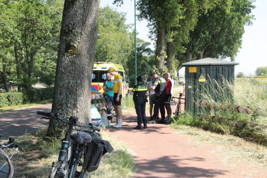 Fietsers botsen op elkaar in krappe bocht