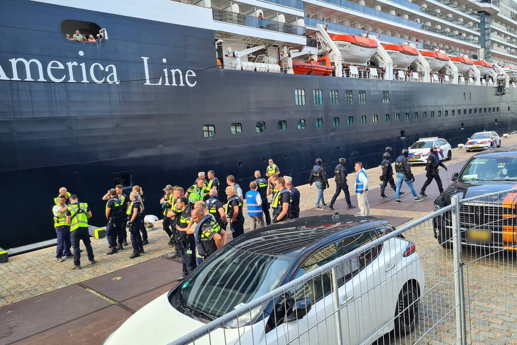 Extinction Rebellion blokkeert Holland America Line