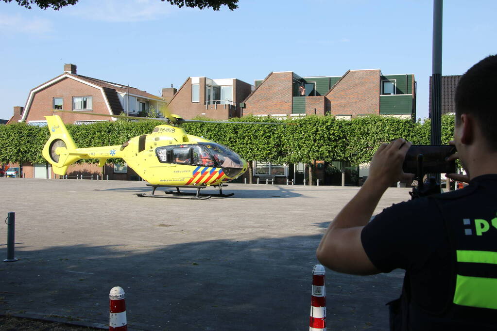 Traumahelikopter landt midden in centrum