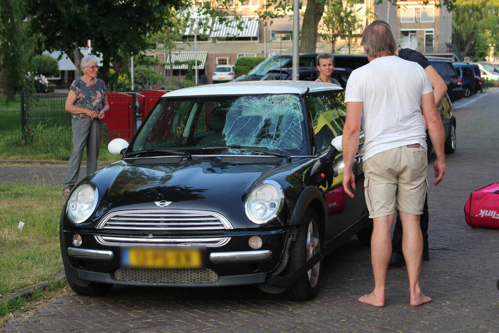 Flitsbezorger gewond bij aanrijding