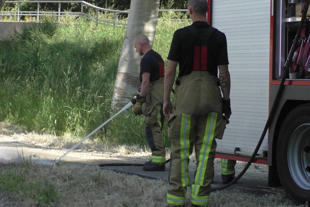 Bermbrand snel onder controle