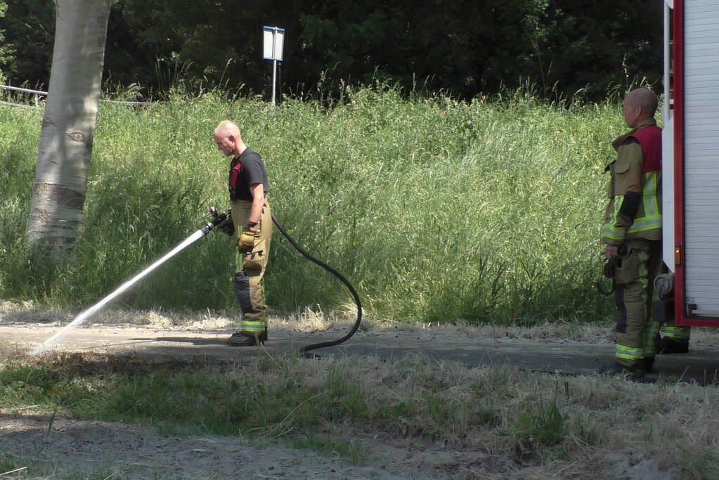 Bermbrand snel onder controle