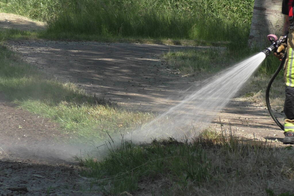 Bermbrand snel onder controle