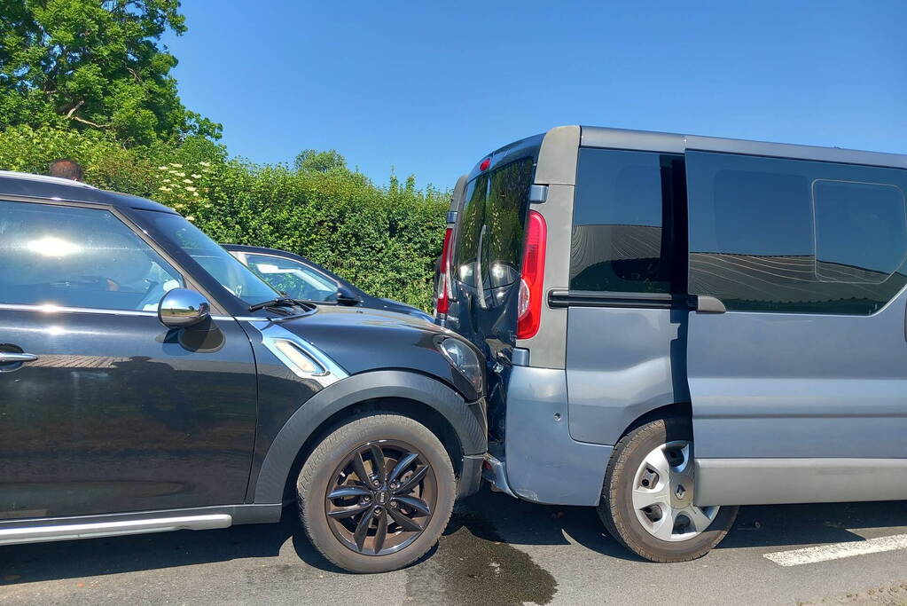 Drie gewonden bij kettingbotsing