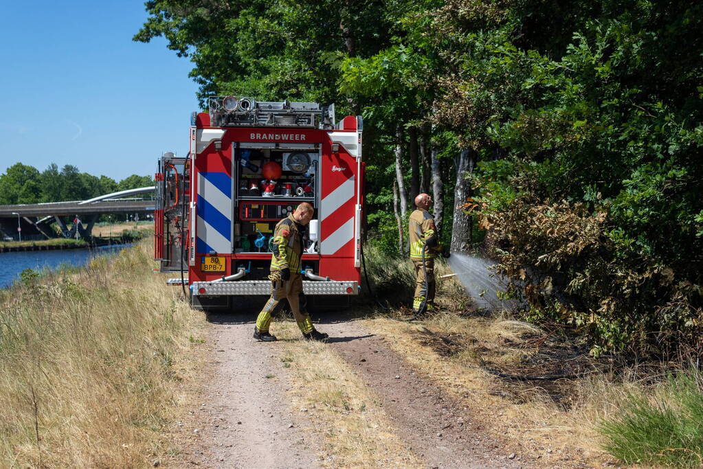 Stuk groen gaat in vlammen op