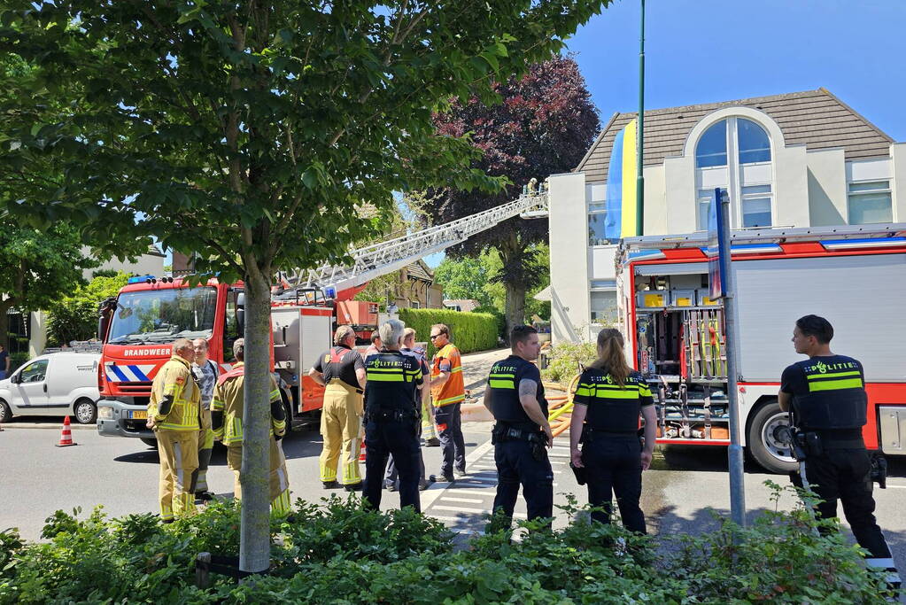 Brand in isolatie van dak