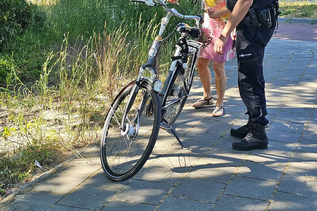 Fietser gewond bij aanrijding met bestelbus