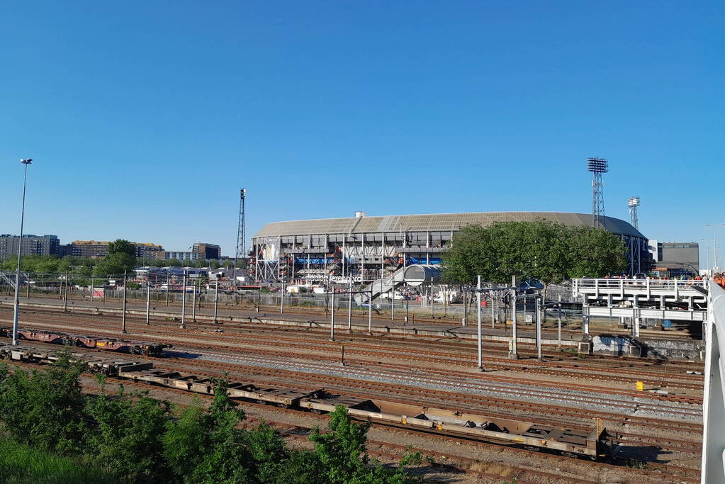 Drukte rondom de Kuip vanwege wedstrijd Nederlands elftal