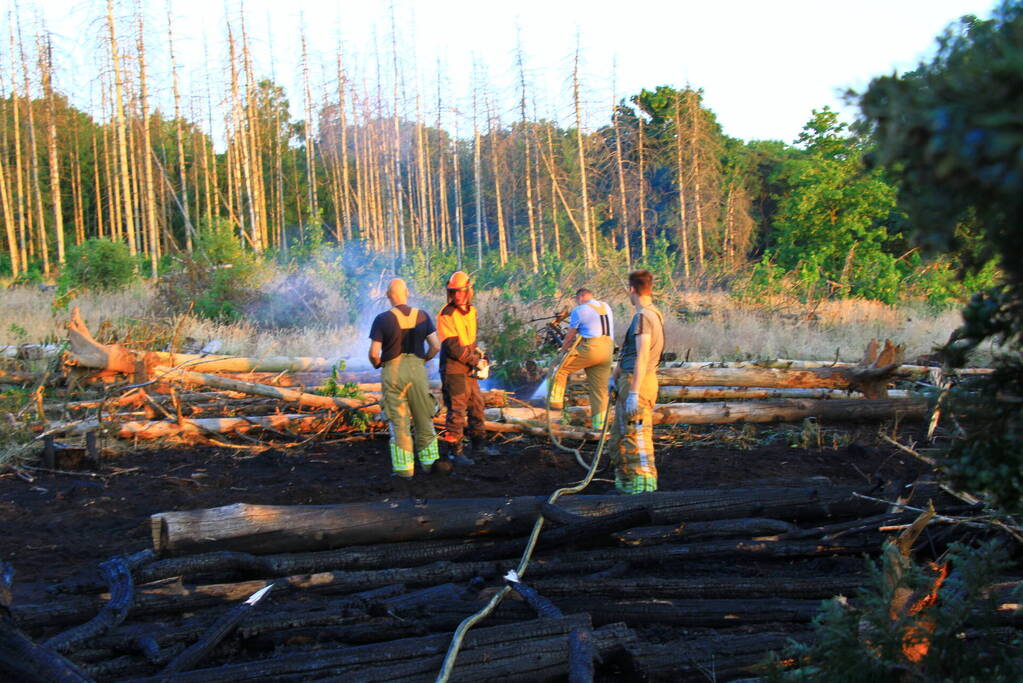 Natuurbrand laait weer op