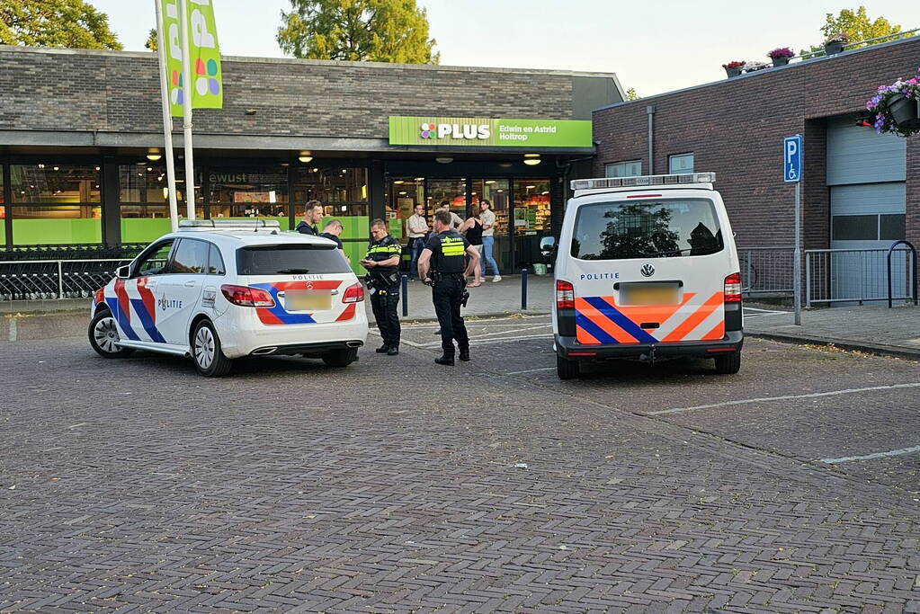 Twee personen aangehouden voor diefstal in supermarkt