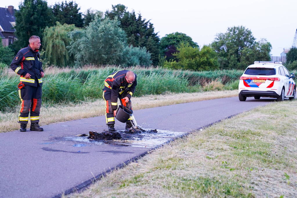 Afval in brand snel geblust