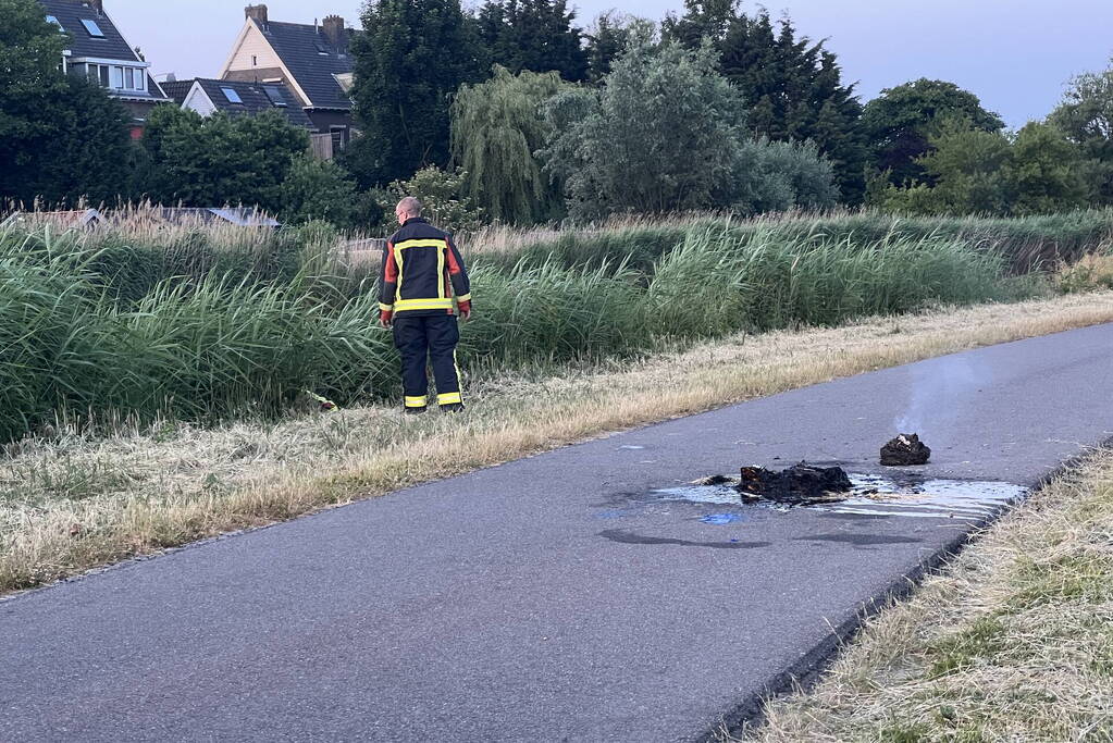 Afval in brand snel geblust