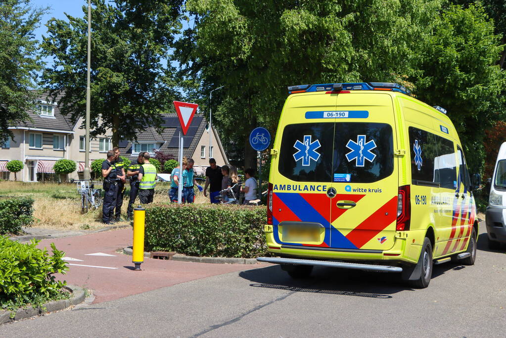 Twee fietsers in aanrijding