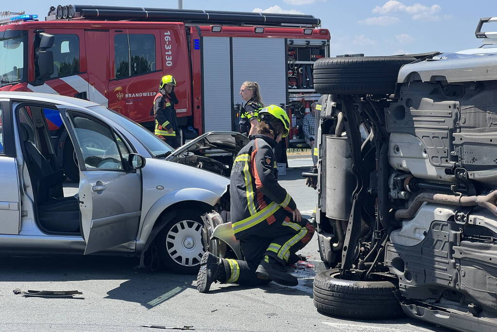 Meerdere voertuigen betrokken bij aanrijding