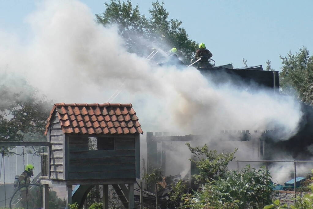 Grote brand in opslagloods