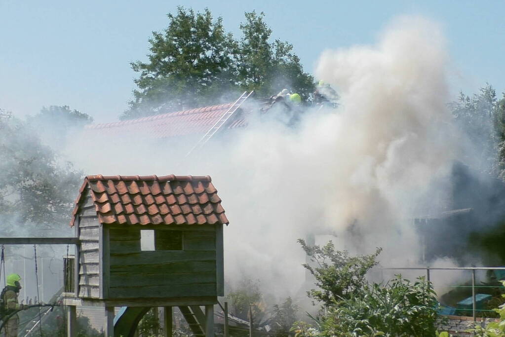 Grote brand in opslagloods