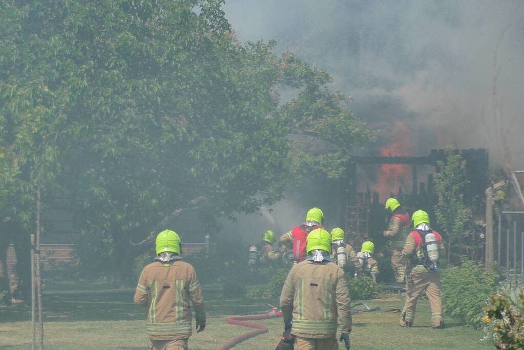 Grote brand in opslagloods