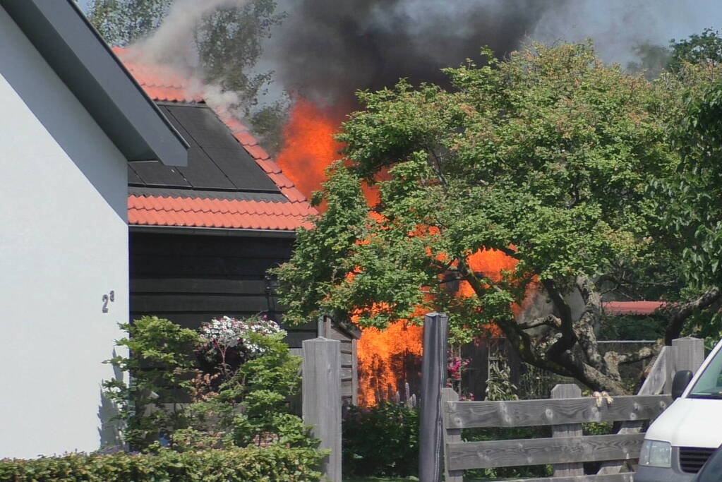 Grote brand in opslagloods