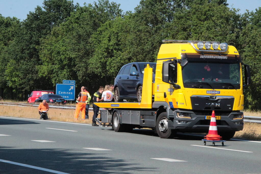 Kop-staart botsing tussen auto en bus